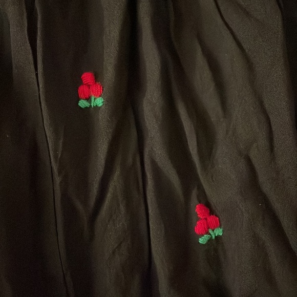 Black midi skirt with cherrys stitched - Picture 2 of 2